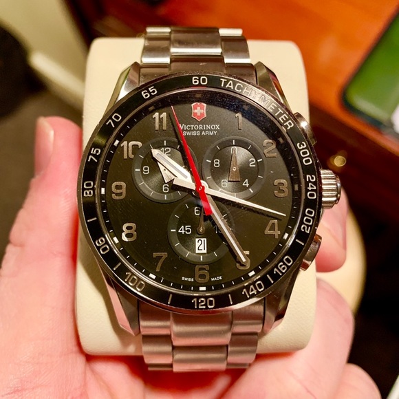 🔥Victorinox Classic XLS Black Dial Watch🔥 - Picture 2 of 5